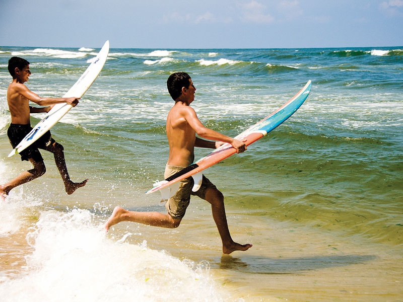 As novas gerações do Clube de Surf de Gaza