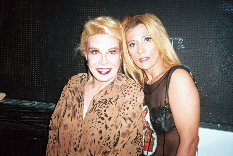 Com Rogéria, em 2001, no programa da Hebe: “A Rogéria me ajudou a botar a Rita Cadillac para fora”