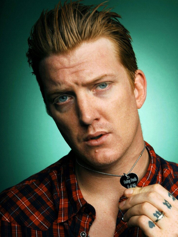 Josh Homme - Vocalista da banda norte-americana Queens of the Stone Age, Josh também é um produtor   musical disputado. Lugar cativo na lista de qualquer roqueira