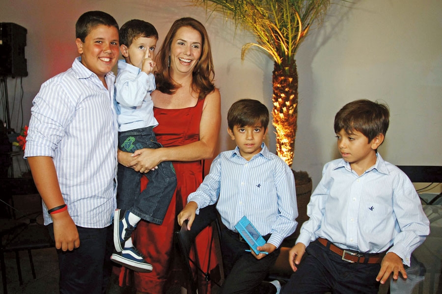 No dia da posse, com os filhos Vitor, 13 anos, Leonardo, 3, Daniel e Ricardo, 9