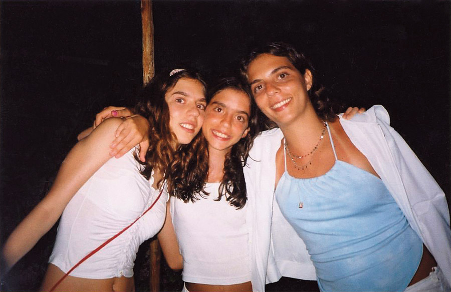 Helena, Isabel e Chica