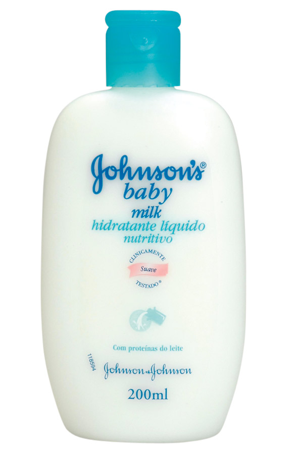 Pele de bebê: “Comprei o hidratante Baby Milk Johnson’s para usar no meu filho, mas amei o cheirinho e comecei a passar no meu corpo também. Ele hidrata muito!”  Banho de espuma