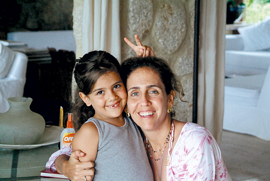 Com a filha mais nova, Maria,  6 anos, na virada deste ano, em Laranjeiras, no Rio