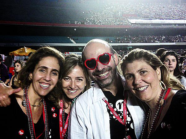 Em 2008,  no show  da Madonna,  em São Paulo, com a amiga Monica,  o irmão mais velho, José Olympio, e a cunhada Andrea