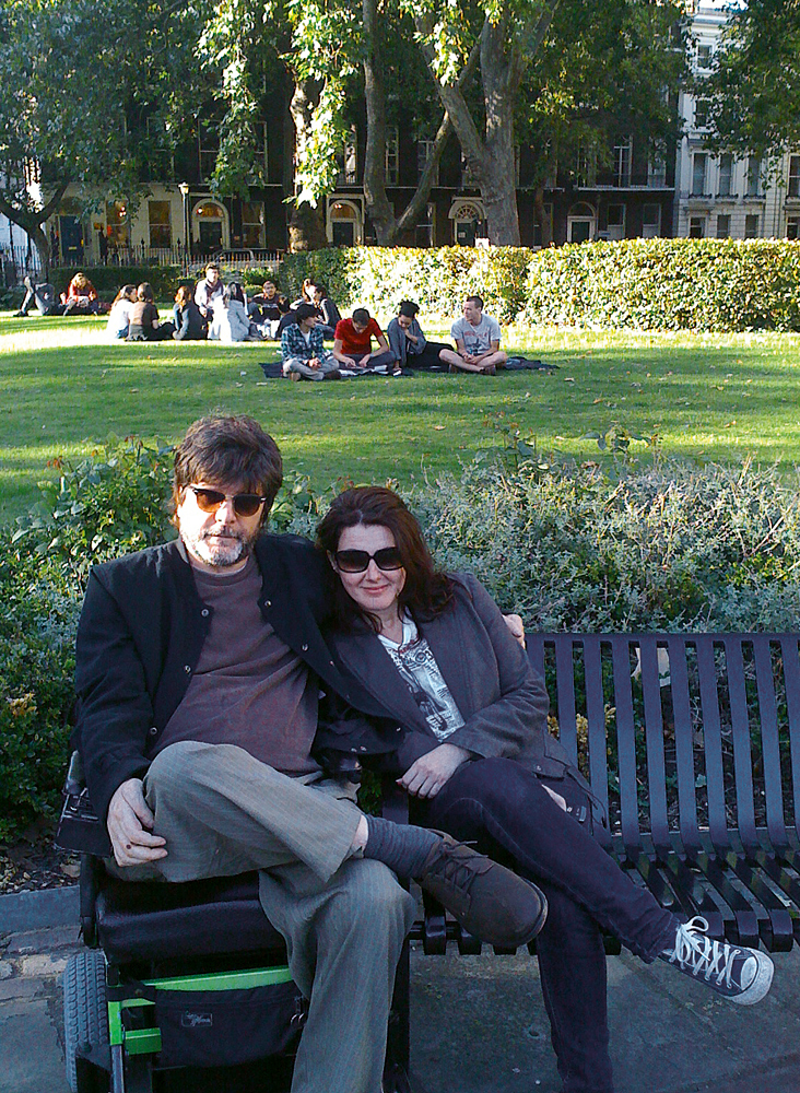 Em Londres, com a  amiga Claudia Prandini
