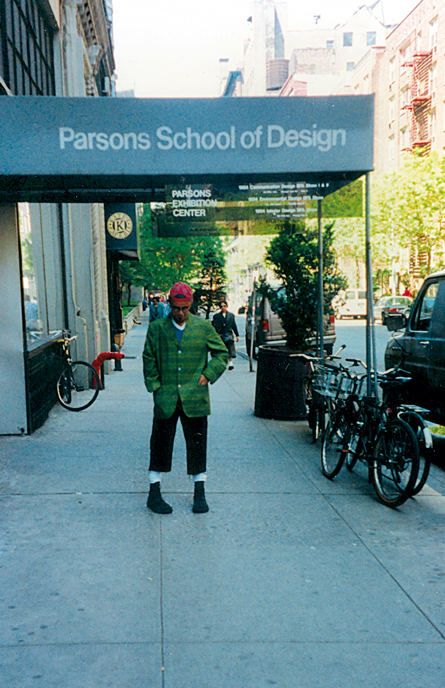 Em frente à Parsons, em 1992
