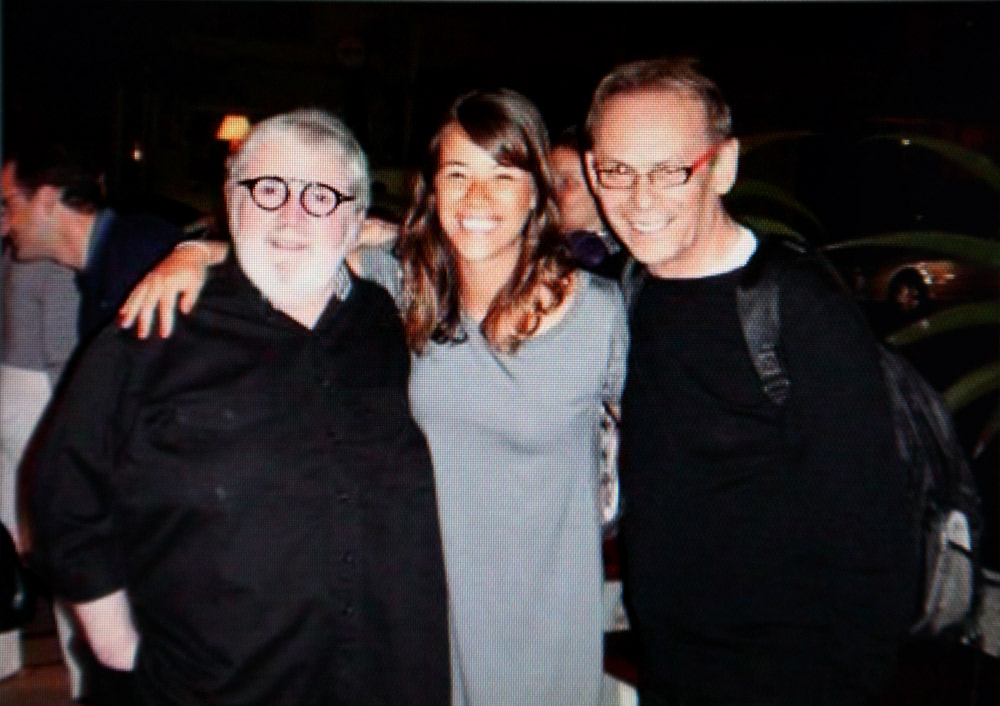 Entre Jô Soares e José Wilker, depois de uma apresentação do grupo Deznecessários, em São Paulo.