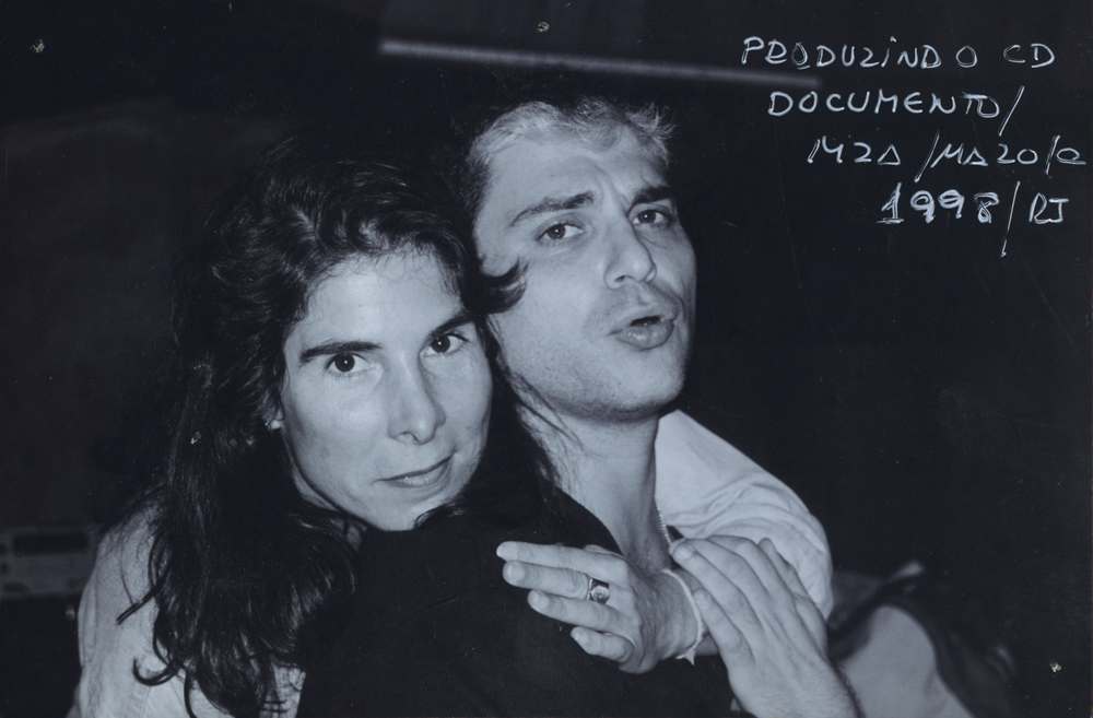 Com Roberto Frejat, no estúdio MZA, do produtor Mazola, na gravação do CD Documento Raul Seixas, em 1998