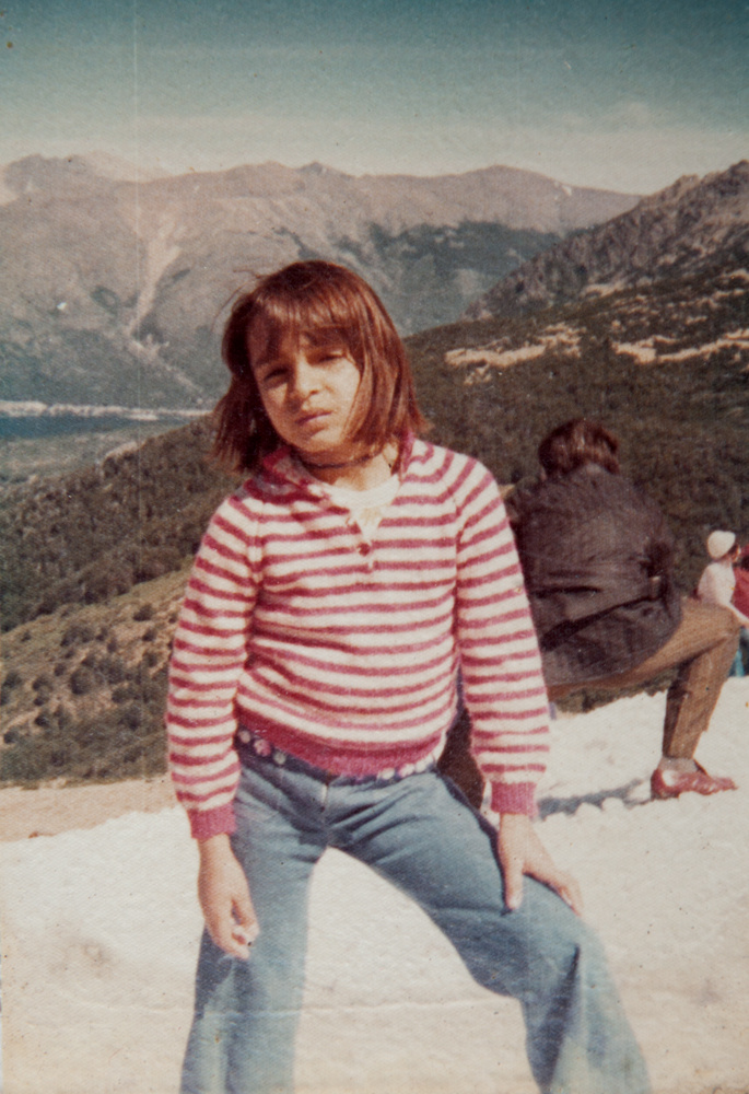 Aos 4 anos, na Argentina, onde a família morou no ano de 1974. “Foi uma experiência marcada pelo espírito hippie. No verão, pulávamos de camping em camping e, no inverno, ficávamos numa casinha em Bariloche”