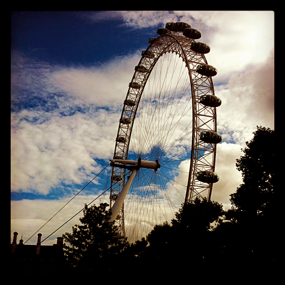 14:15 - “À tarde passeamos na London Eye [roda-gigante de 135 metros]. A vista é incrível