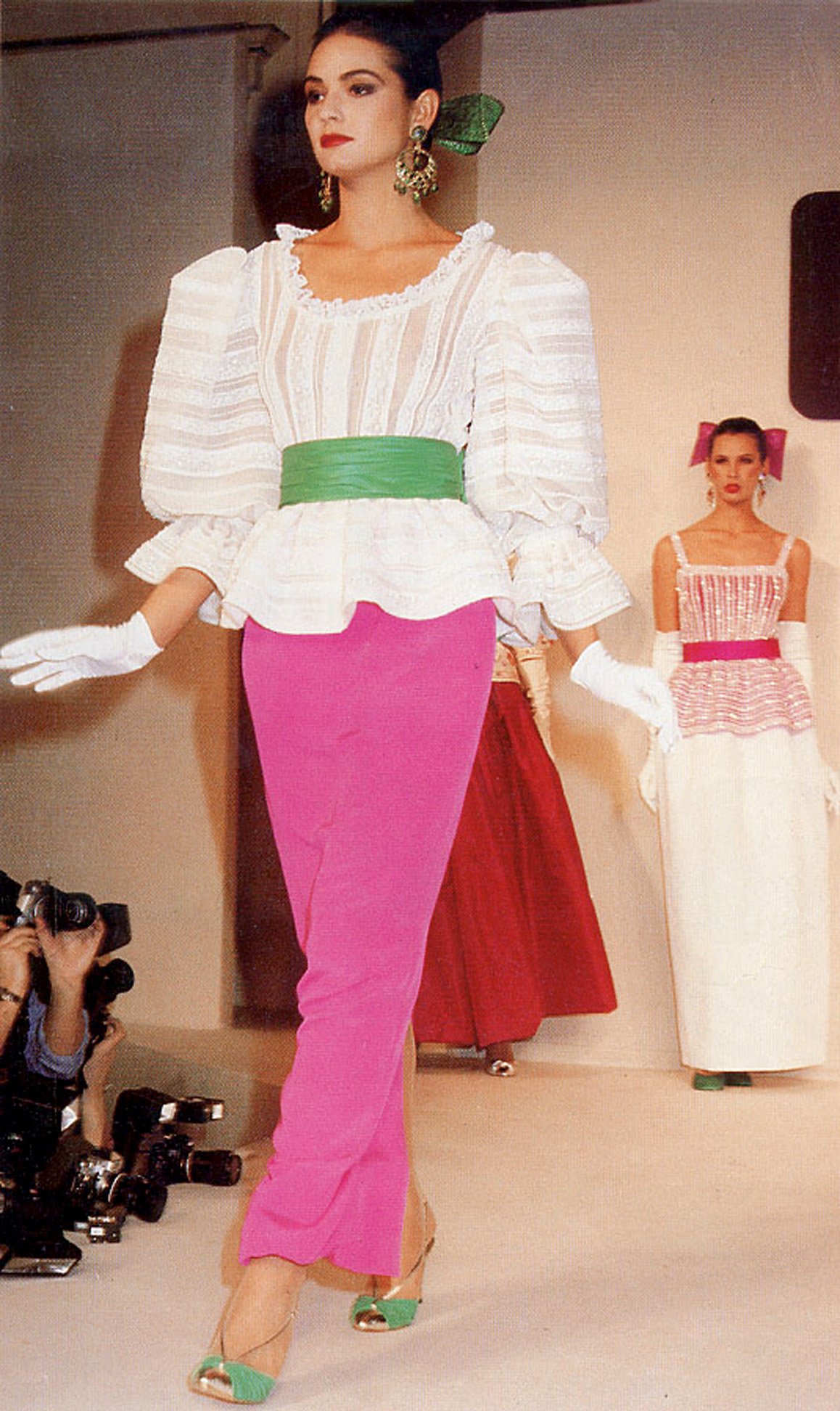 Luiza desfilando em Paris, nos anos 80