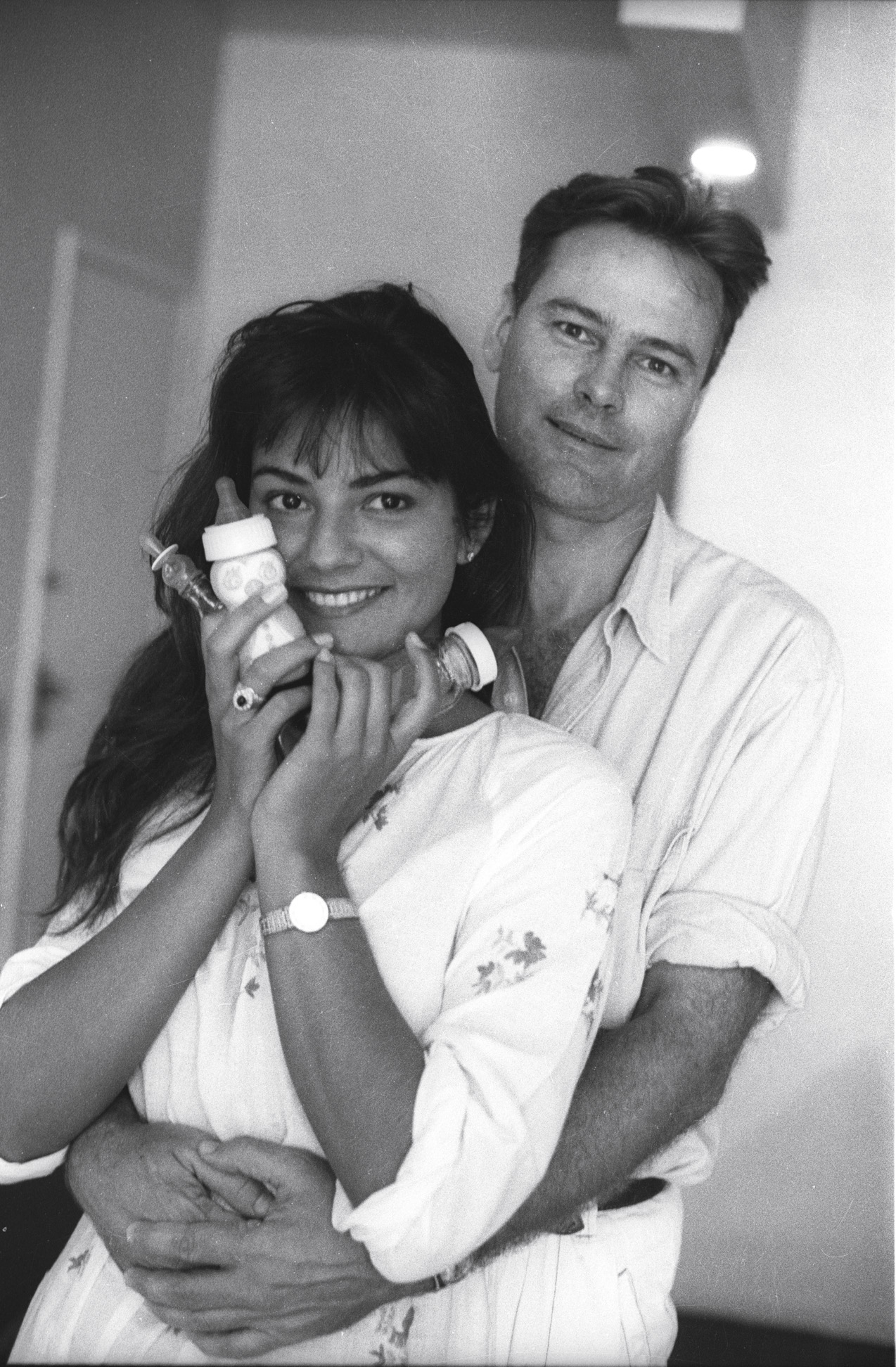 Comemorando a primeira gravidez, com o ex-marido Armando Fernandez, em 1987