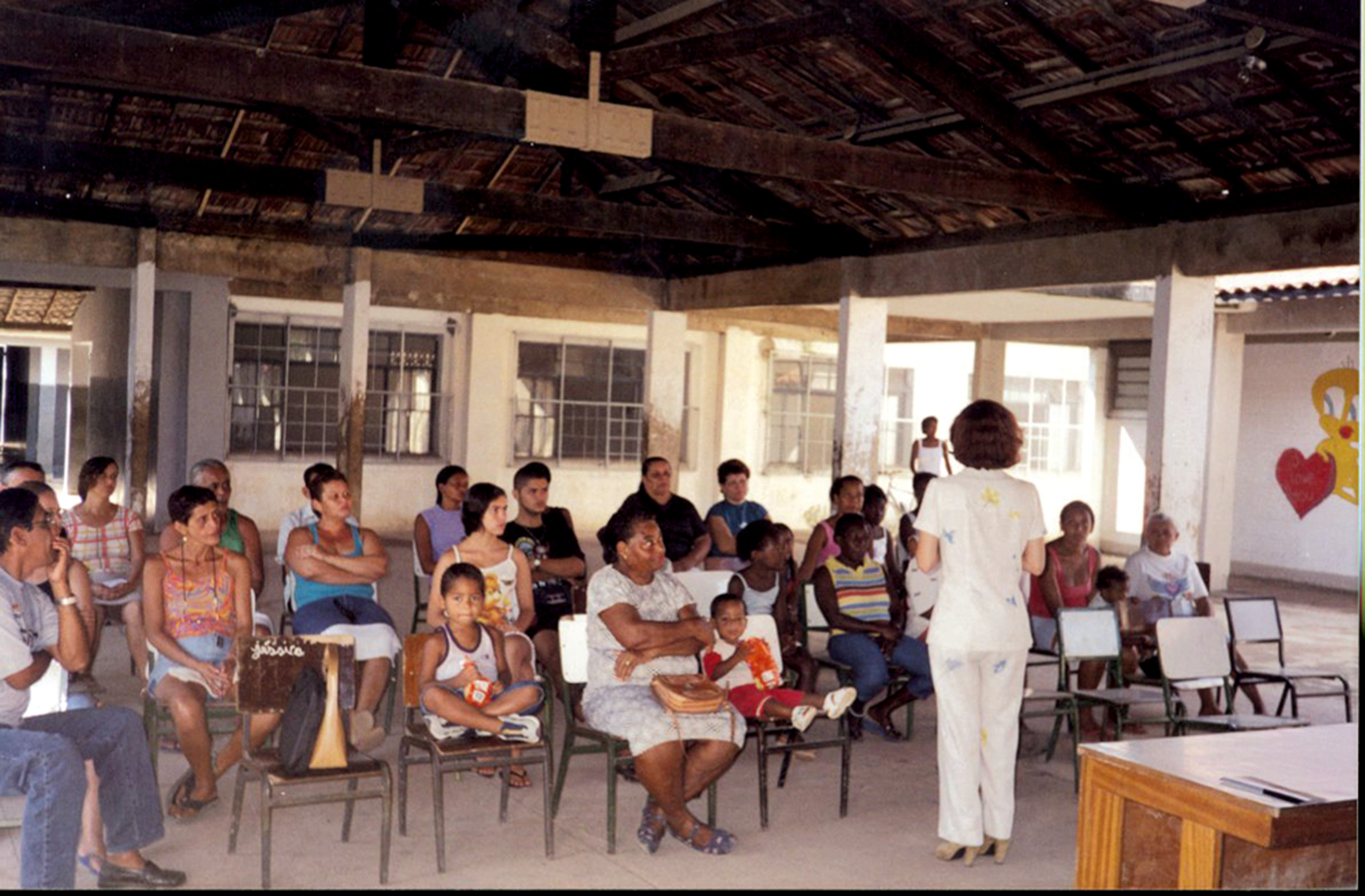 Dando uma palestra em uma comunidade de Nova Iguaçu (RJ)