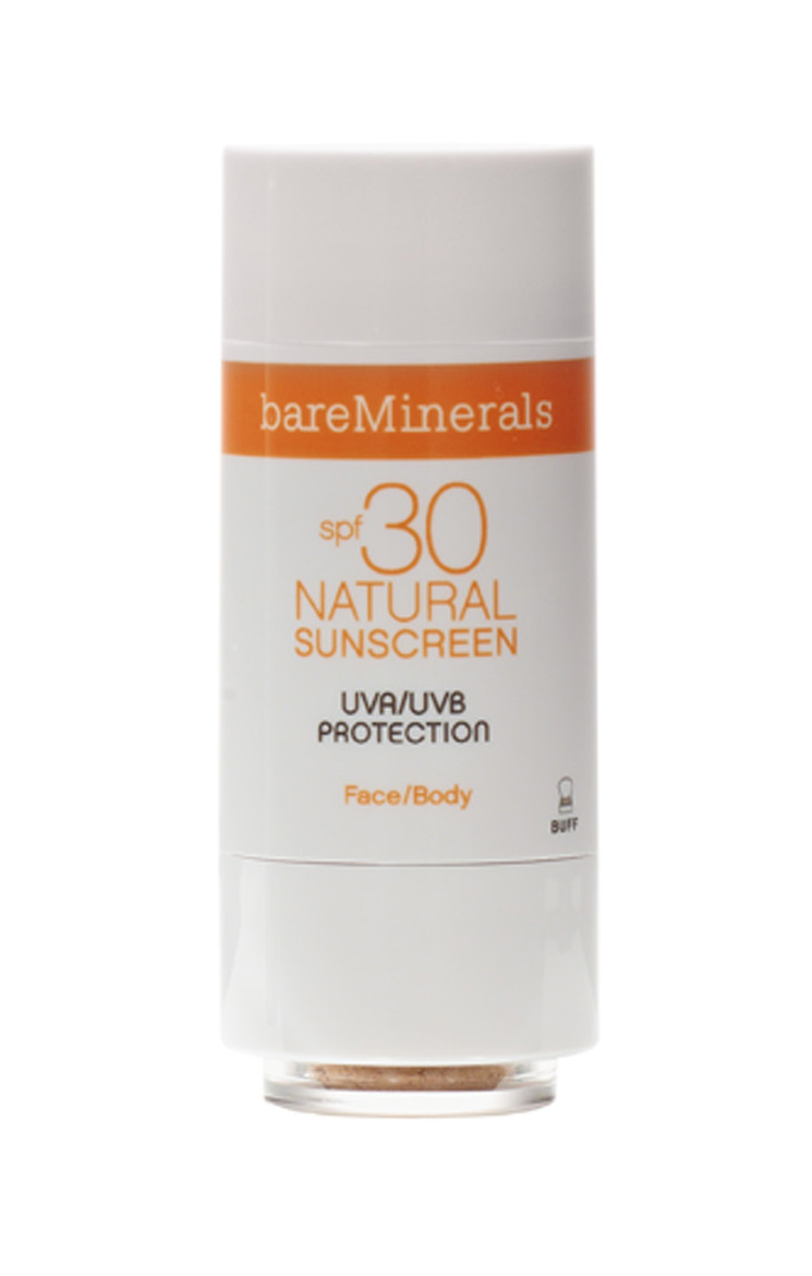 Natural Sunscreen FPS 30, R$ 129: disponível em três tons, possui uma fórmula em pó recomendada para todos os tipos de pele. bareMinerals atendimento@bareminerals.com.br