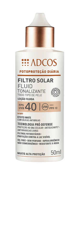 “A única coisa que uso na pele no  dia a dia é o filtro  solar Fluid,  da Adcos, que já  tem tonalizante  e proteção fator 40. Não preciso de base nem de pó”