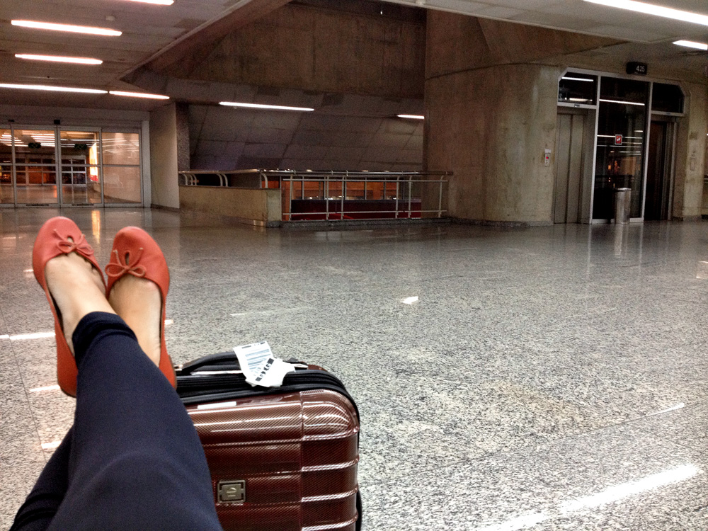 10:30 - “Chegando ao aeroporto correndo, morrendo de medo de perder o voo e o avião atrasa. Senta e espera!”