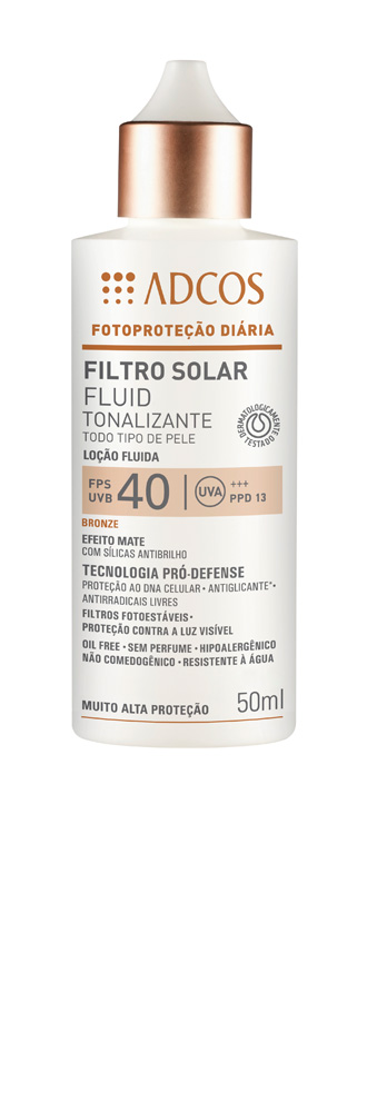 “Passo sempre o filtro solar Fluid Tonalizante 40 da Adcos, de dia ou de noite. É a base da minha maquiagem.”