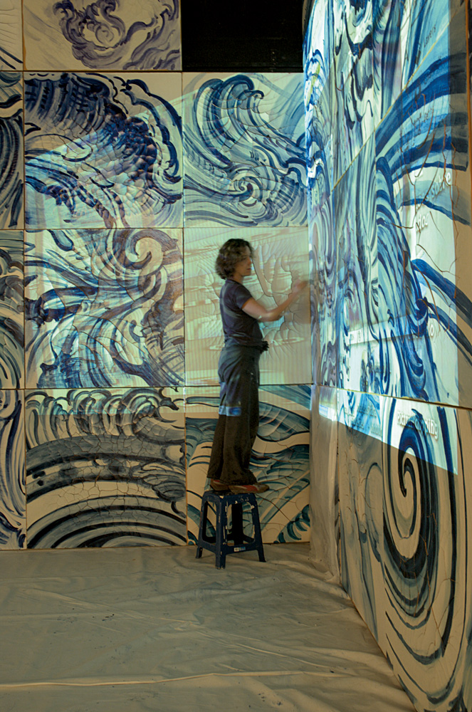 E 2008, pintando os azulejos de Celacanto provoca maremoto