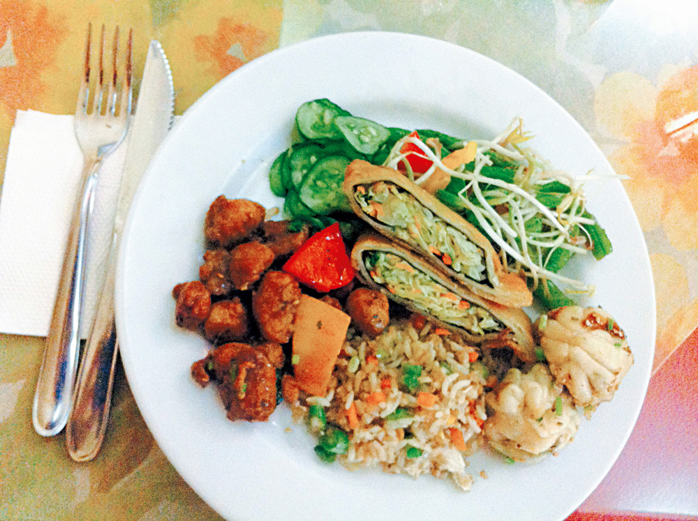 12:30 - 'Bom, e aqui temos uma foto de comida. Taiwanês vegetariano que adoro.'