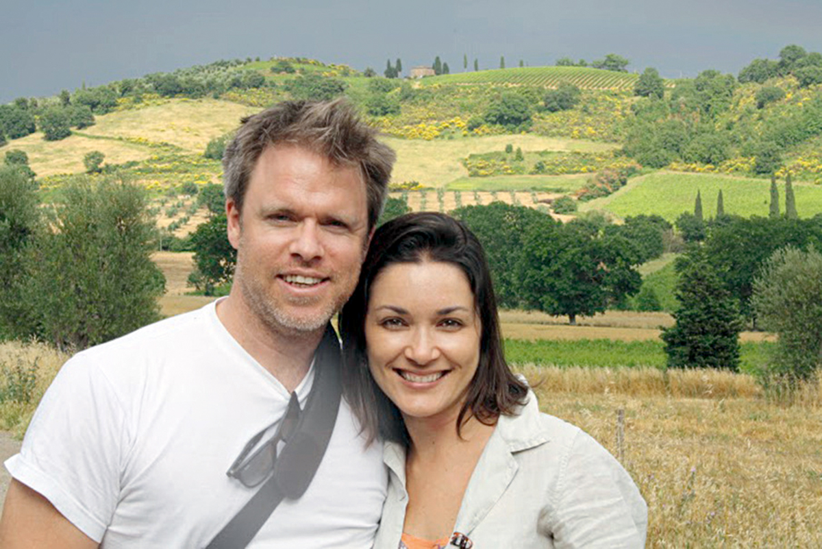 Ilona e o marido, Robert Muggah, na Toscana, Itália, em 2013