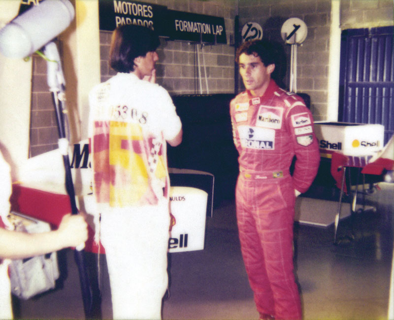 Com Ayrton Senna, ídolo máximo de uma de suas maiores paixões