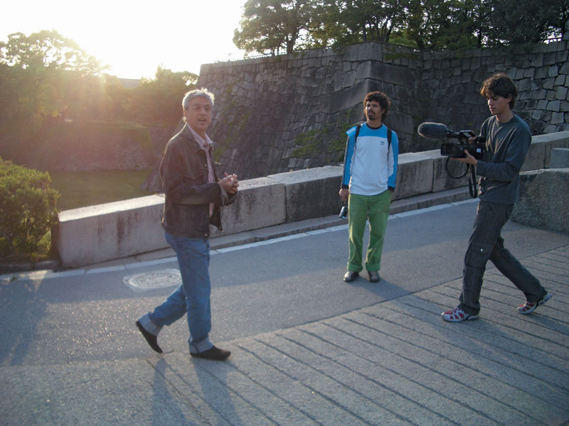 A equipe do documentário, com Caetano, no Japão