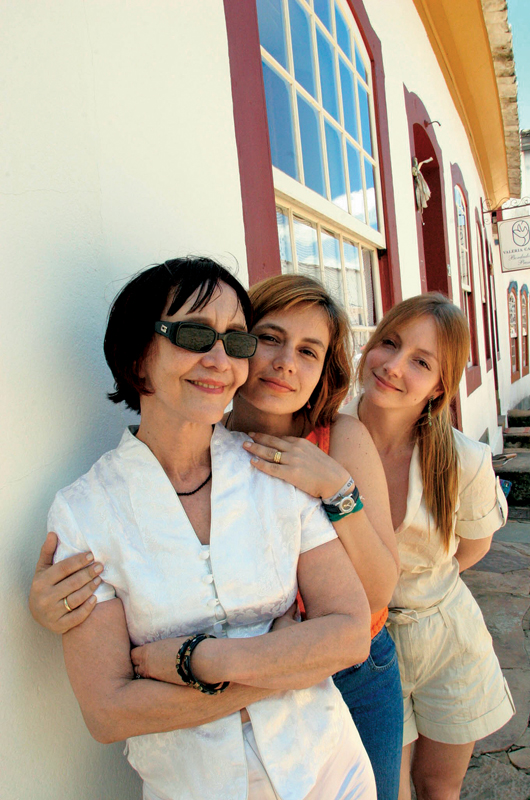 Com a mãe, Helena Ignez, e a irmã, Sinai, no Festival de Tiradentes