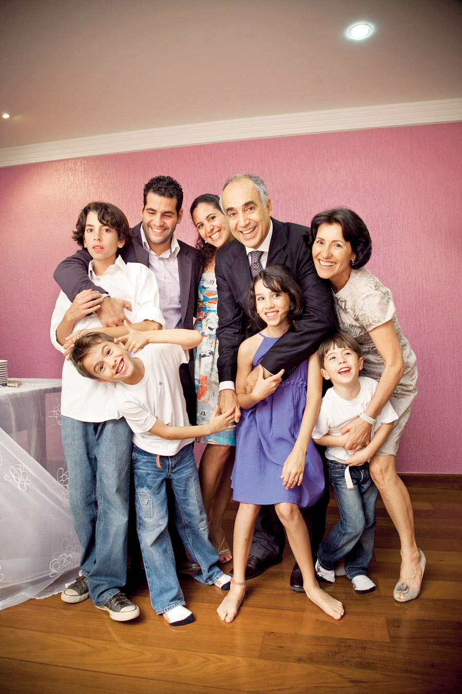 No casamento, com João, os dois filhos dele (atrás) e os quatro filhos dela (na frente)