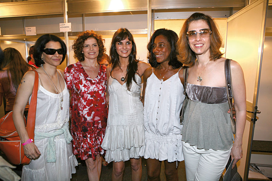 Marina Lima, Debora Bloch, Glória Maria e Fernanda Torres no desfile Rio Summer 2008