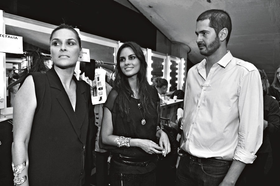 O trio de sócios da marca: Daniela, Cris e Luiz Felipe, nos bastidores do desfile da coleção outono-inverno 2010