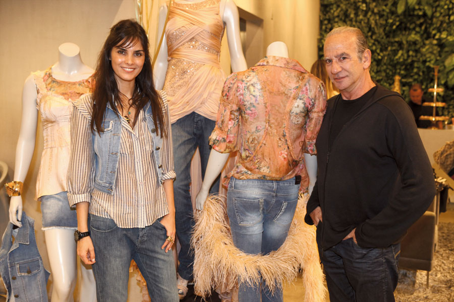 Ao lado de Renato Kherlakian num lançamento de jeans
