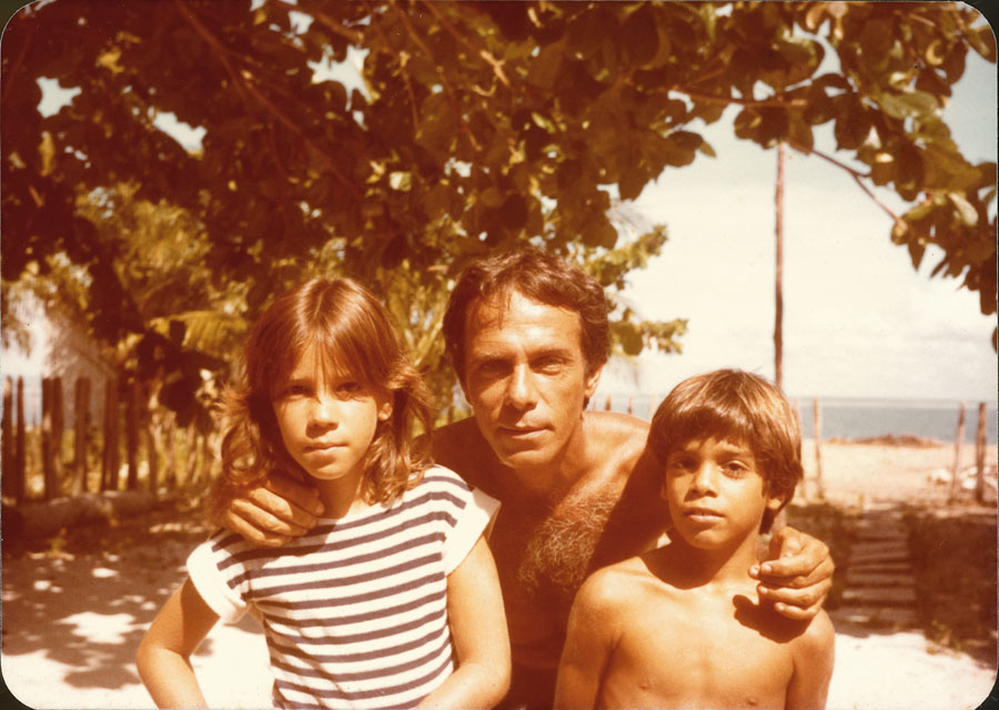 Com o pai e o irmão, em Barra Grande (BA), em 1985