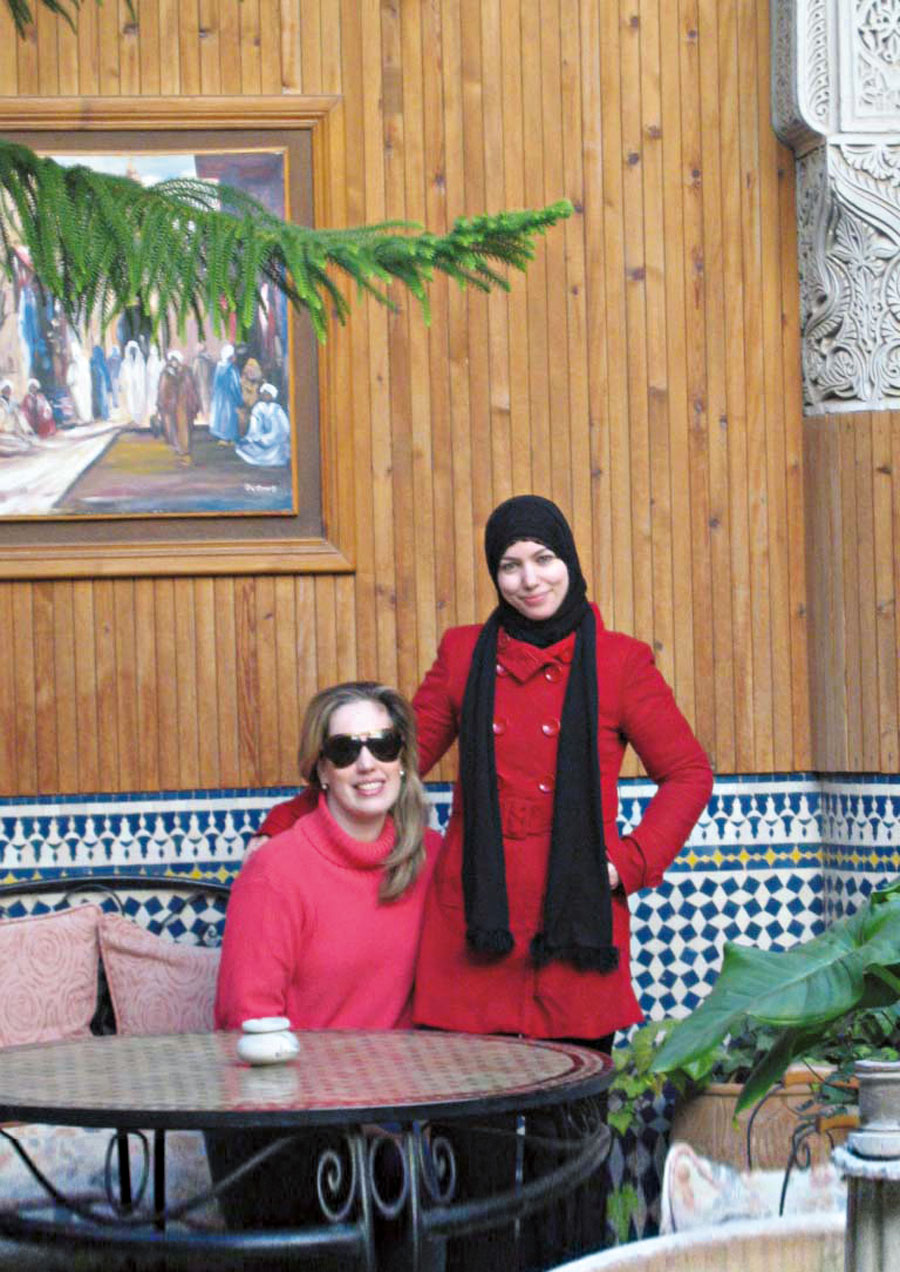 Em Marrakesh com Laila, uma amiga muçulmana pesquisadora que estuda o corpo feminino no imaginário social do Islã , em 2008