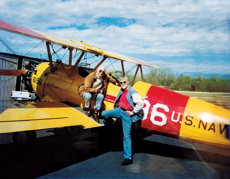 Harry depois de sessões de acrobacias em um avião da Segunda Guerra