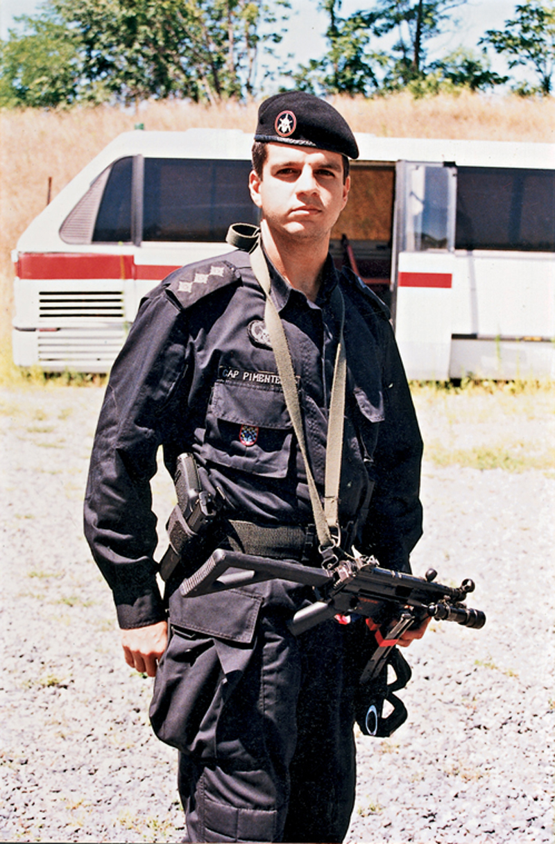Pimentel m Virgínia, Estados Unidos, durante curso na Swat em 1996