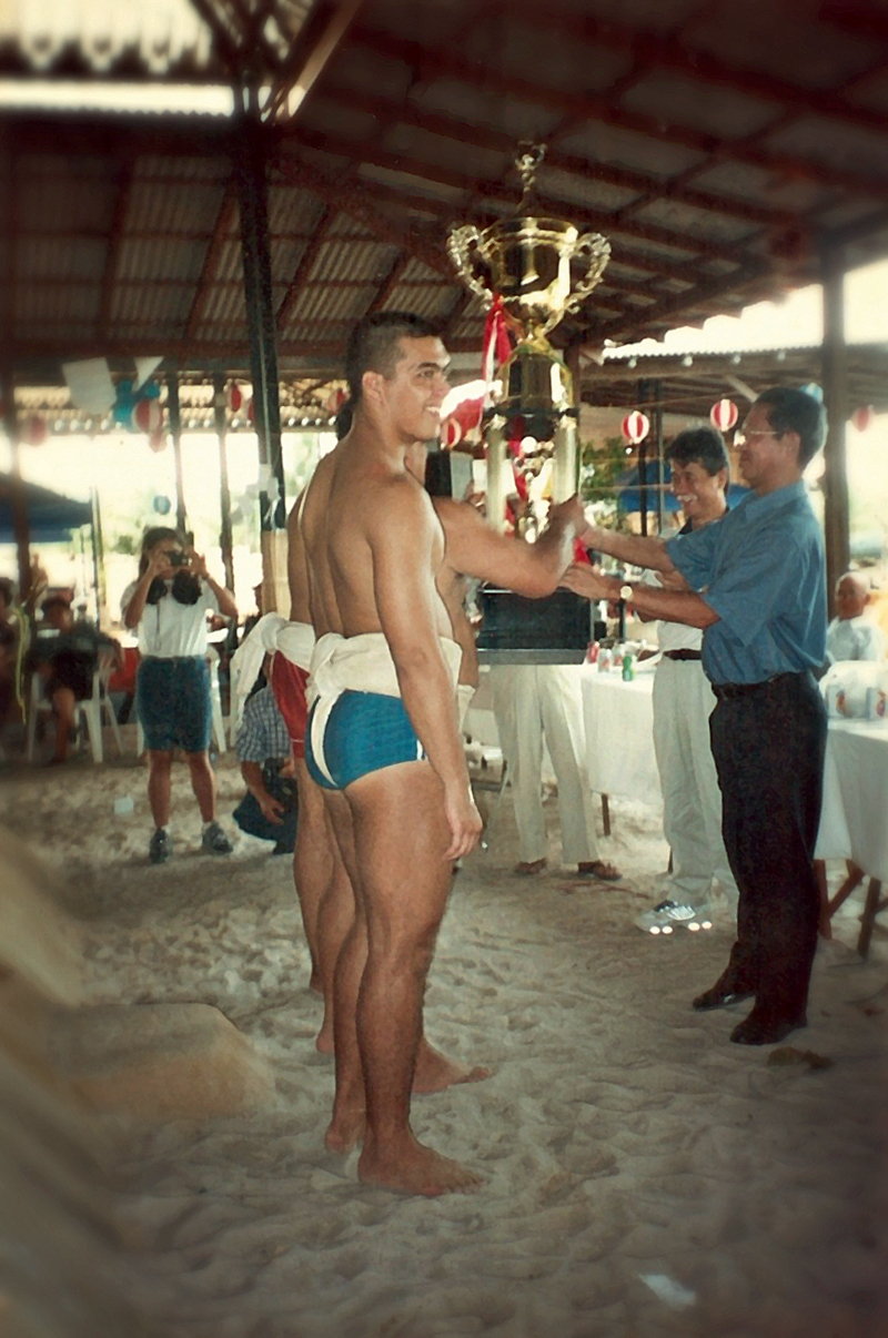 Campeonato Brasileiro de Sumô, em Tupã (SP), em 2001: Lyoto foi vice-campeão