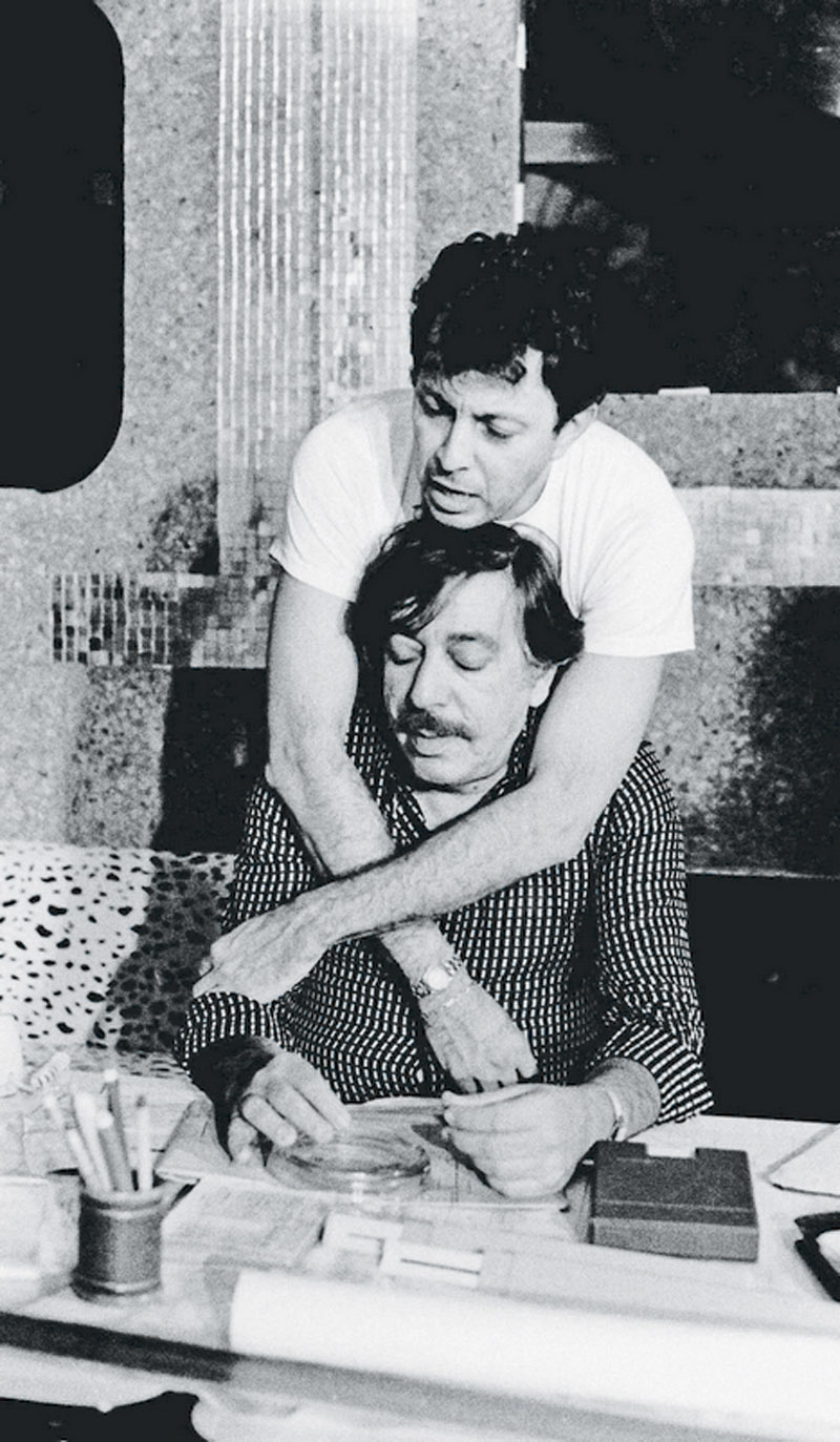 Com José Lewgoy num intervalo das gravações de Dancin’ days, em 1978