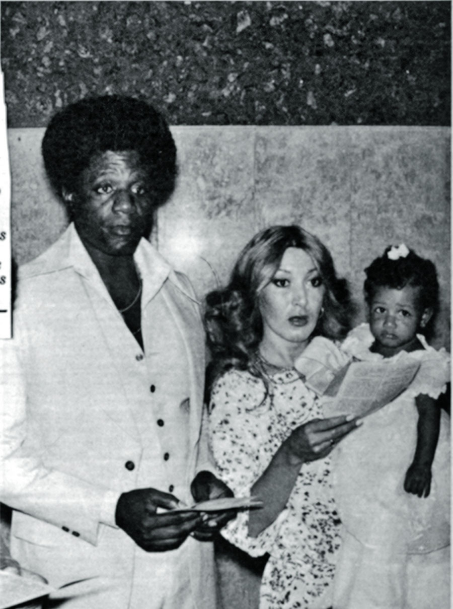 Toni Tornado e a esposa, Maritza, no batizado da filha Aretha