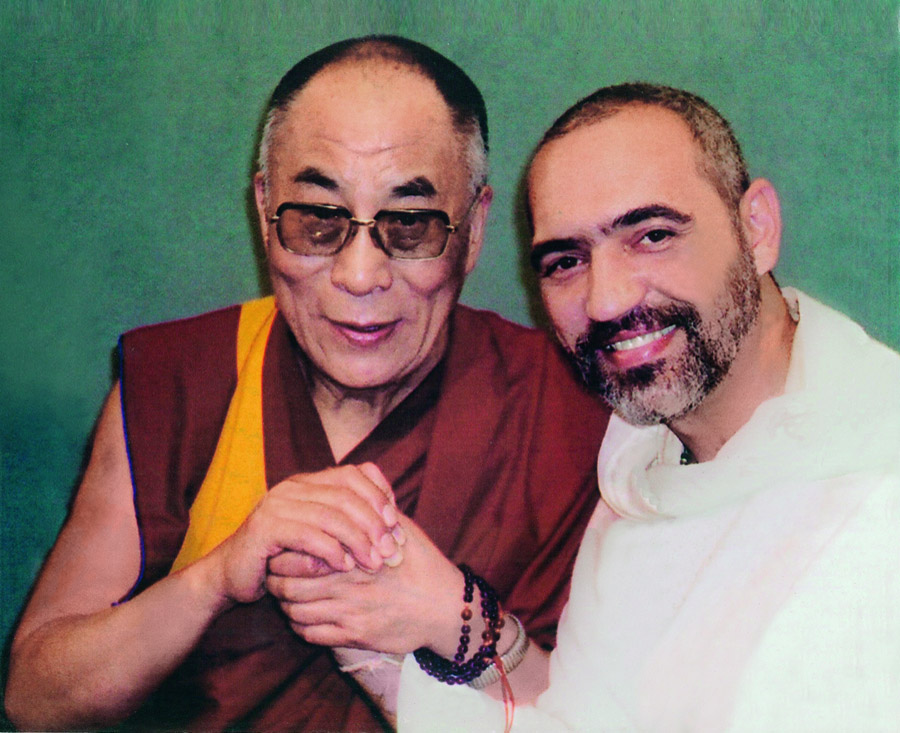Dalai Lama e Prem Baba, o encontro de dois líderes religiosos globais em Roma, 2002