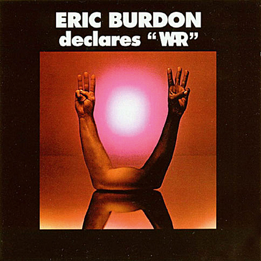 2 Em 1969, quando a palavra de ordem entre artistas era a paz, Eric Burdon (ex The Animals) monta uma banda multi-étnica e a chama de War (guerra)
