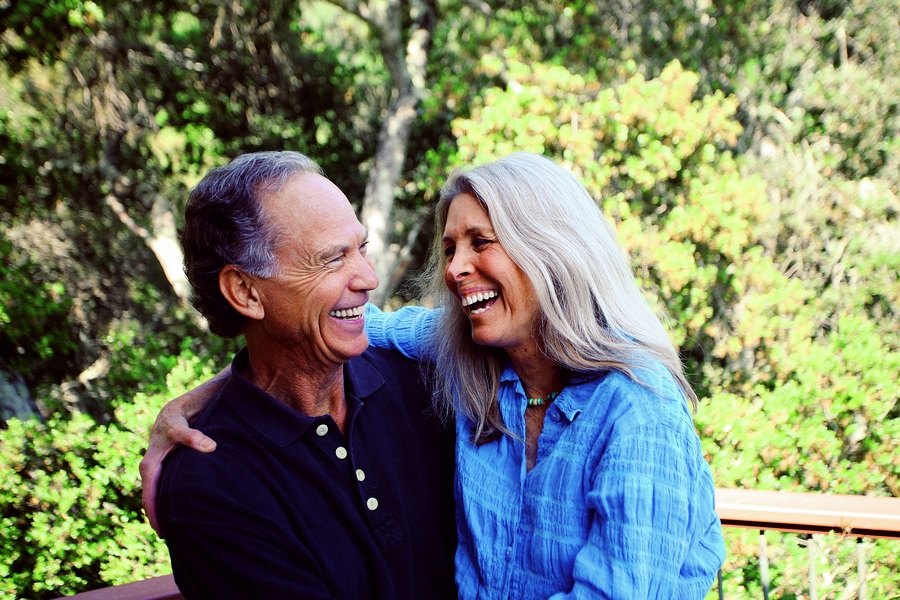 John e Deo, sua mulher e companheira de desapego, apegados há 44 anos