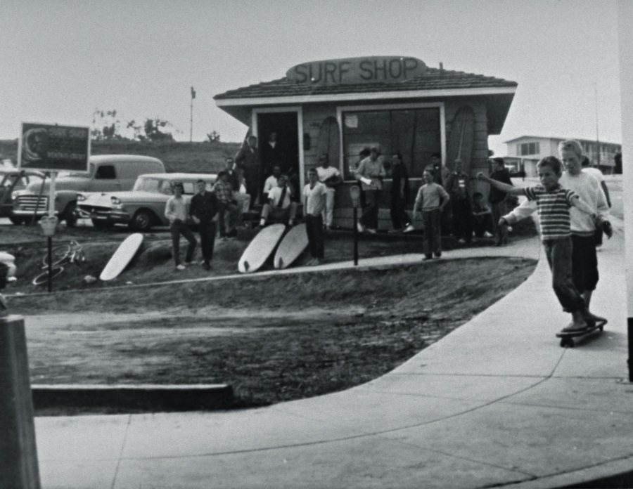 A primeira surf shop, em San Francisco, e os filhos andando de skate