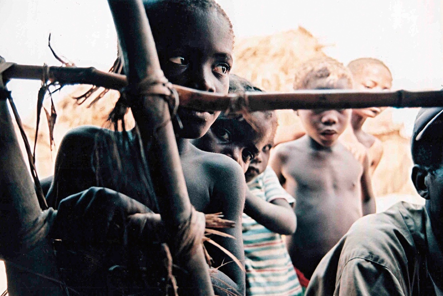 Campo de refugiados em Angola, onde o jornalista cobriu a guerra civil em 1999 e pegou sua segunda malária