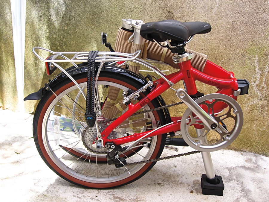 Essa magrela dobrável é uma Dahon Roo D7 aro 20 pol. A bicicleta é importada e nunca foi usada, só saiu da caixa para a foto acima. É sua por R$ 1.950. Tel.: (11) 3020-7244