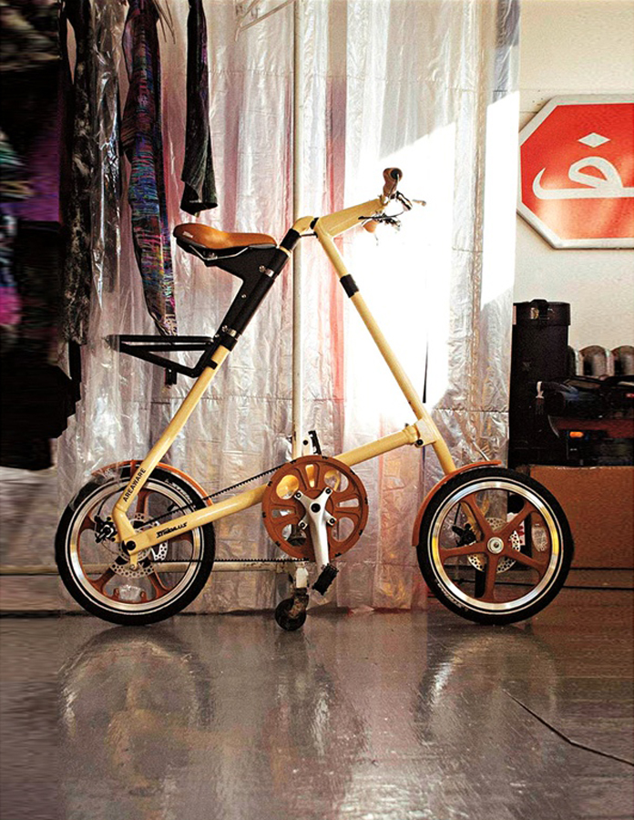 Da marca Strida, a bicicleta acima é prática e fácil de transportar. Com quadro de alumínio, o modelo é o LT. O preço é salgado, mas a fabricante garante valer a pena: R$ 8.321. Tel.: (11) 3660-2888