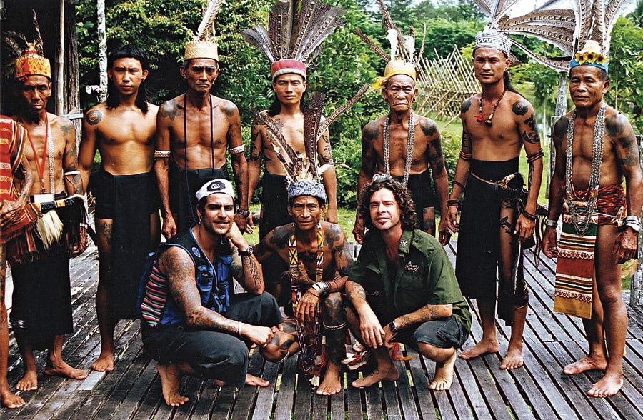 Dayaks em Bornéu
