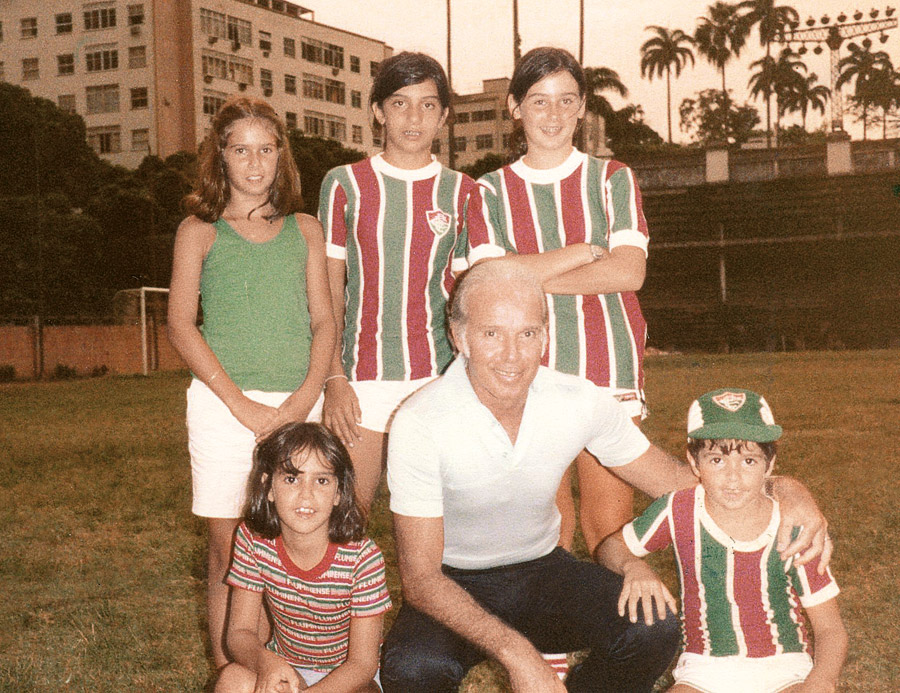 Milly Lacombe com amigos e Zagallo, no treino do Fluminense