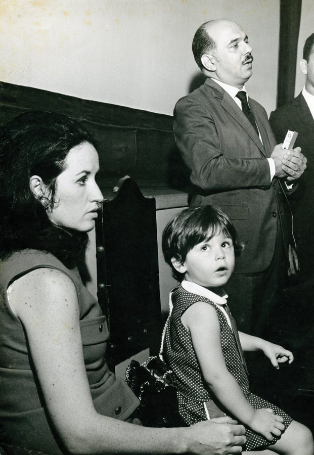 Milly Lacombe com os pais no Rio de Janeiro em 1971