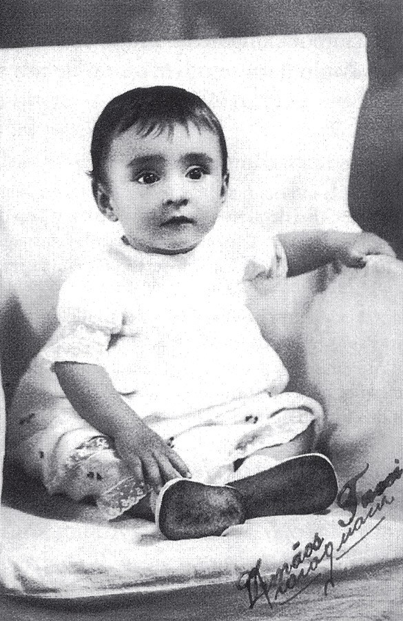 Em 1938, com 1 ano de idade.