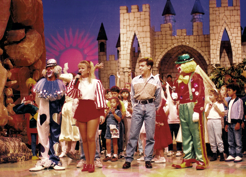Rinaldi com os palhaços no programa da Eliana, em 1996